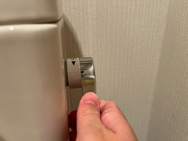 トイレのレバーが空回り?水が流れない時の応急処置と解決法